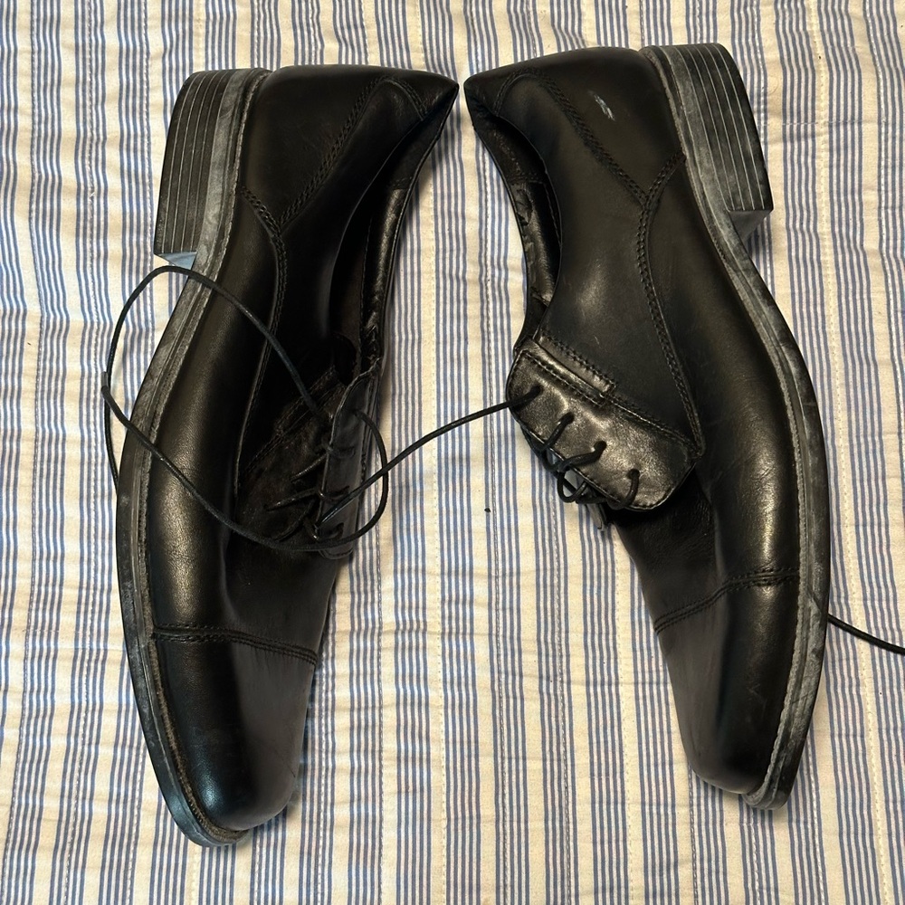 Bostonian Men's Classic Black Oxfords - Picture 5 of 8